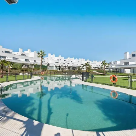 Cancelada 2br Acqua Gardens - Walk To And Pool